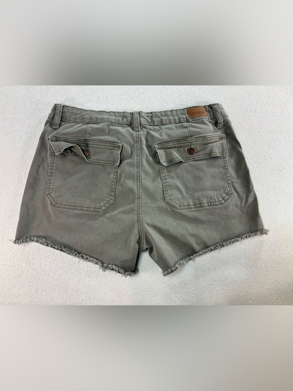 Judy Blue Olive Green Frayed Hem Stretch Shorts Womens Size 31 Mid Rise - Picture 3 of 7